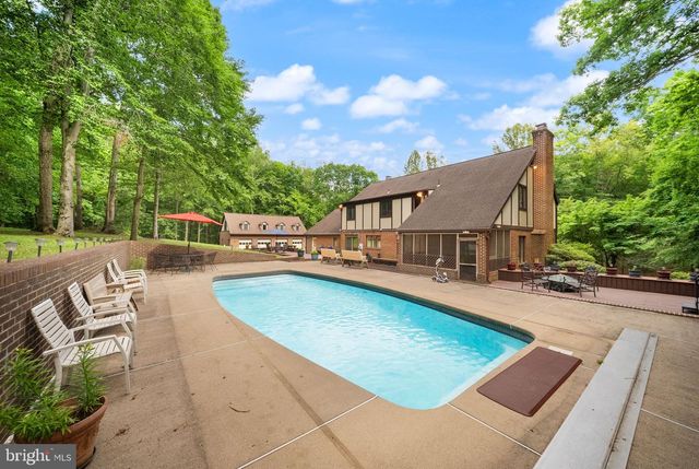 4896 OCCOQUAN CLUB DR, Woodbridge, VA 22192