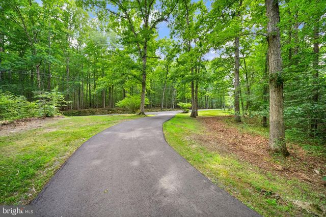 4896 OCCOQUAN CLUB DR, Woodbridge, VA 22192