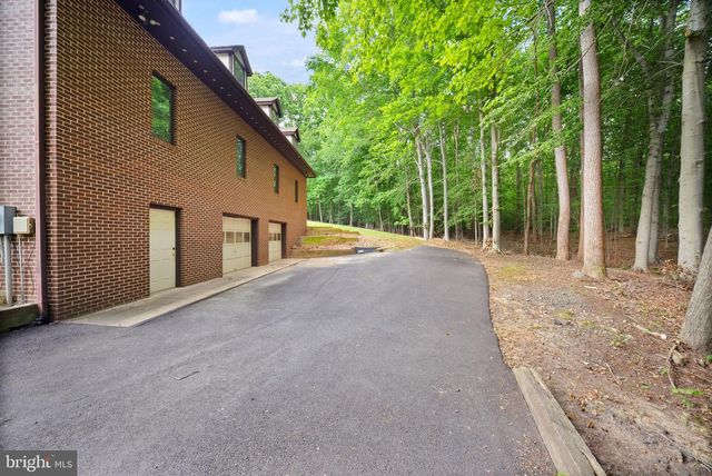 4896 OCCOQUAN CLUB DR, Woodbridge, VA 22192