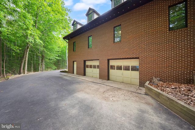 4896 OCCOQUAN CLUB DR, Woodbridge, VA 22192