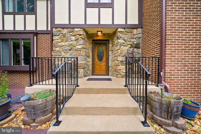 4896 OCCOQUAN CLUB DR, Woodbridge, VA 22192