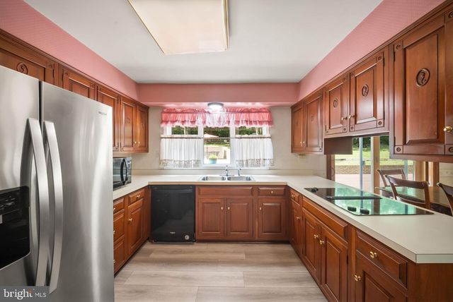 4896 OCCOQUAN CLUB DR, Woodbridge, VA 22192