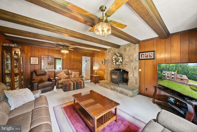 4896 OCCOQUAN CLUB DR, Woodbridge, VA 22192