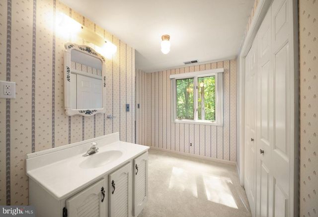 4896 OCCOQUAN CLUB DR, Woodbridge, VA 22192
