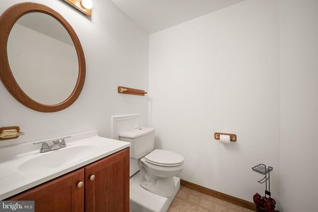 4896 OCCOQUAN CLUB DR, Woodbridge, VA 22192