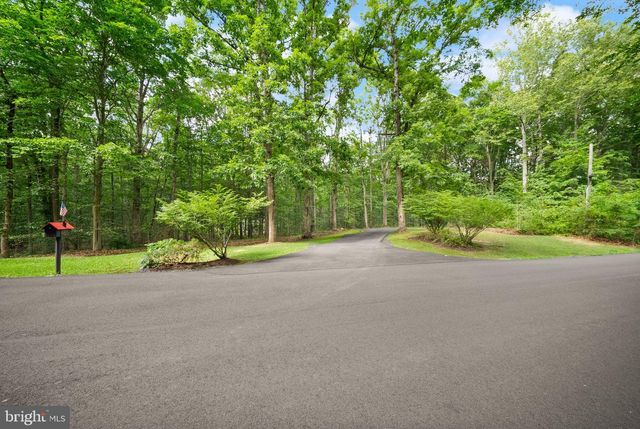 4896 OCCOQUAN CLUB DR, Woodbridge, VA 22192
