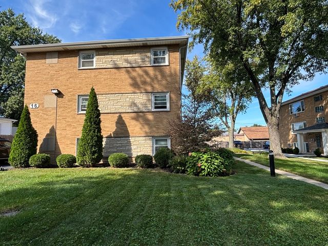16 2ND Street F, Downers Grove, IL 60515