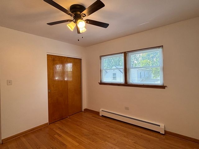 16 2ND Street F, Downers Grove, IL 60515