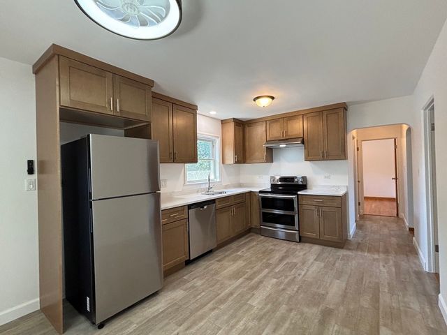 16 2ND Street F, Downers Grove, IL 60515