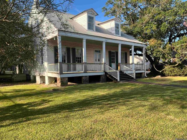 58060 Court St, Plaquemine, LA 70764