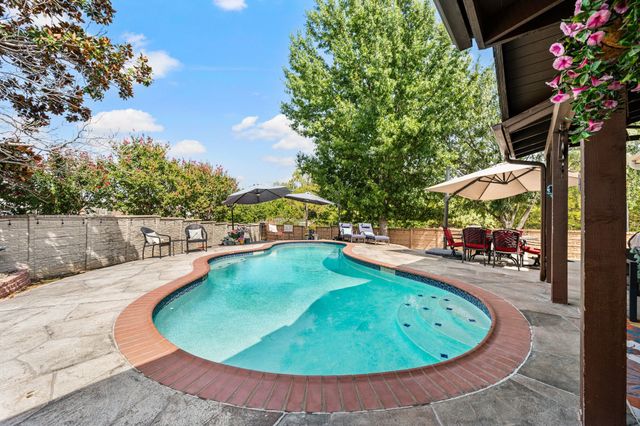 1100 Indian Trail Court, Roanoke, TX 76262