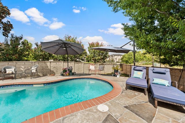 1100 Indian Trail Court, Roanoke, TX 76262