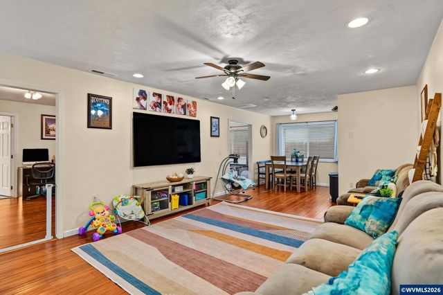 780 Clay St E, Monmouth, OR 97361