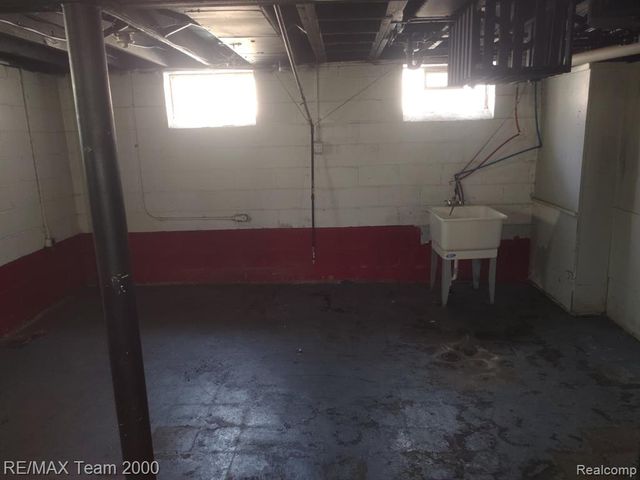 11509 Balfour Road, Detroit, MI 48224