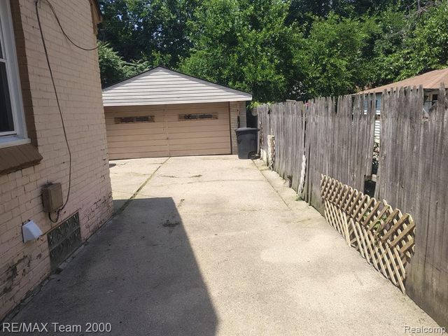 11509 Balfour Road, Detroit, MI 48224