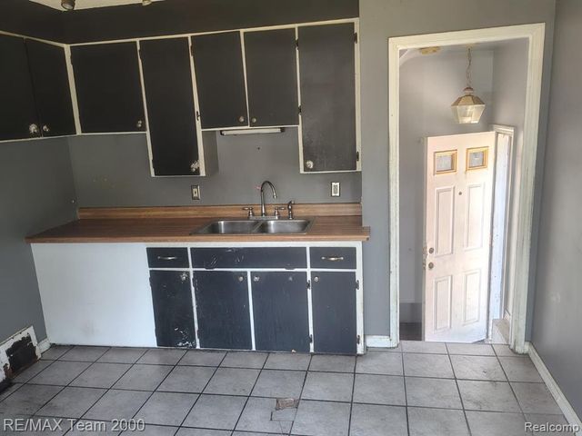 11509 Balfour Road, Detroit, MI 48224