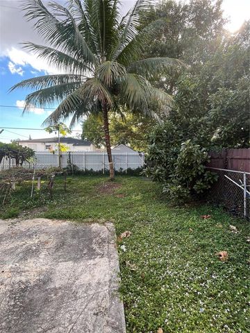 150 NE 173rd St, Miami, FL 33162