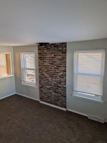 31 W Kalama Avenue, Madison Heights, MI 48071