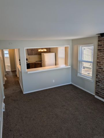 31 W Kalama Avenue, Madison Heights, MI 48071