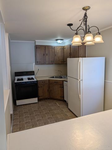 31 W Kalama Avenue, Madison Heights, MI 48071