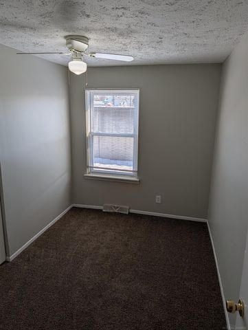 31 W Kalama Avenue, Madison Heights, MI 48071