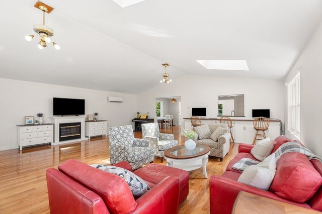 110 Bridge Street, Hamilton, MA 01982