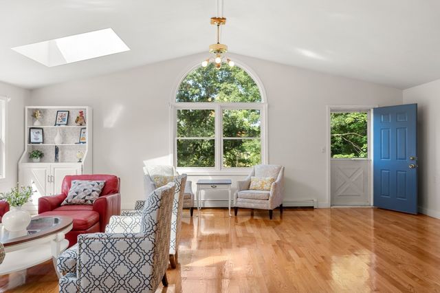 110 Bridge Street, Hamilton, MA 01982
