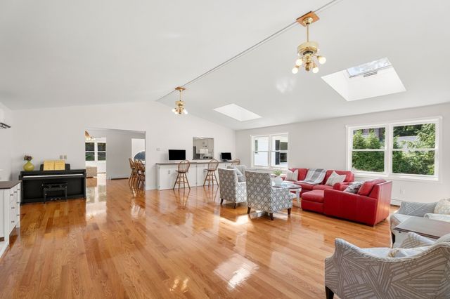 110 Bridge Street, Hamilton, MA 01982