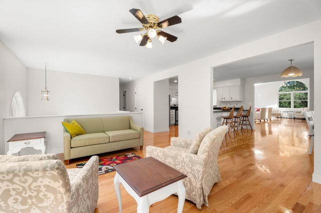 110 Bridge Street, Hamilton, MA 01982