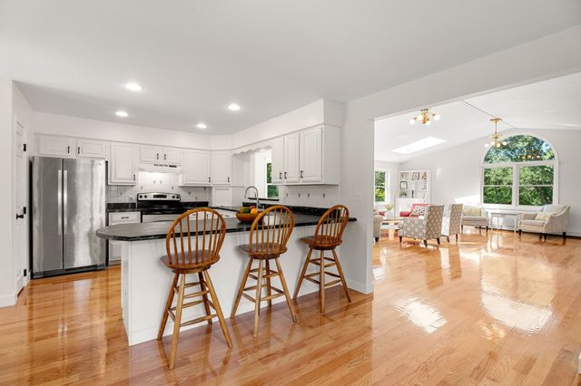 110 Bridge Street, Hamilton, MA 01982