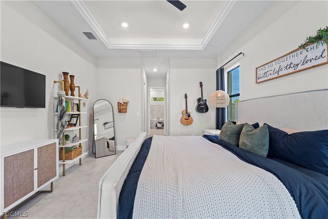 427 NW 37th AVE, Cape Coral, FL 33993