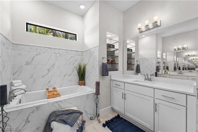 427 NW 37th AVE, Cape Coral, FL 33993