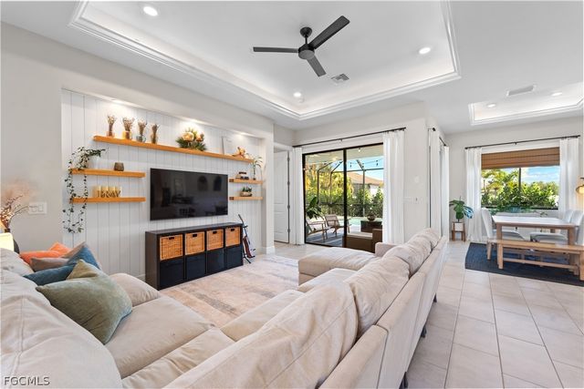 427 NW 37th AVE, Cape Coral, FL 33993