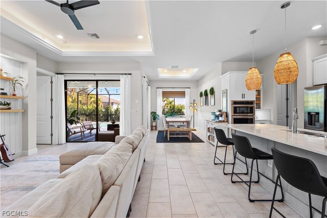 427 NW 37th AVE, Cape Coral, FL 33993