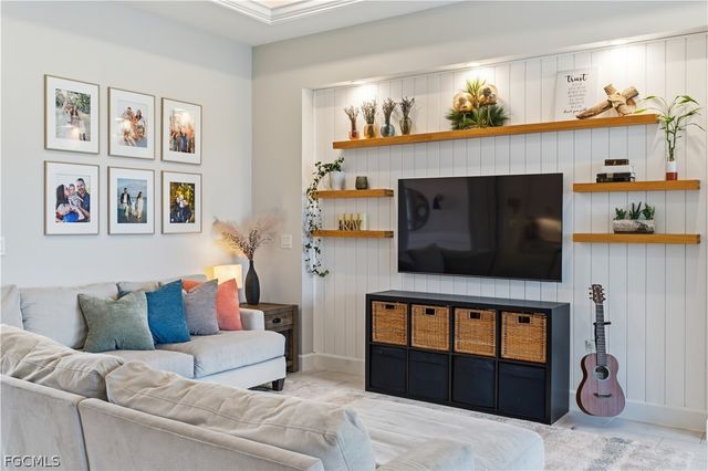 427 NW 37th AVE, Cape Coral, FL 33993