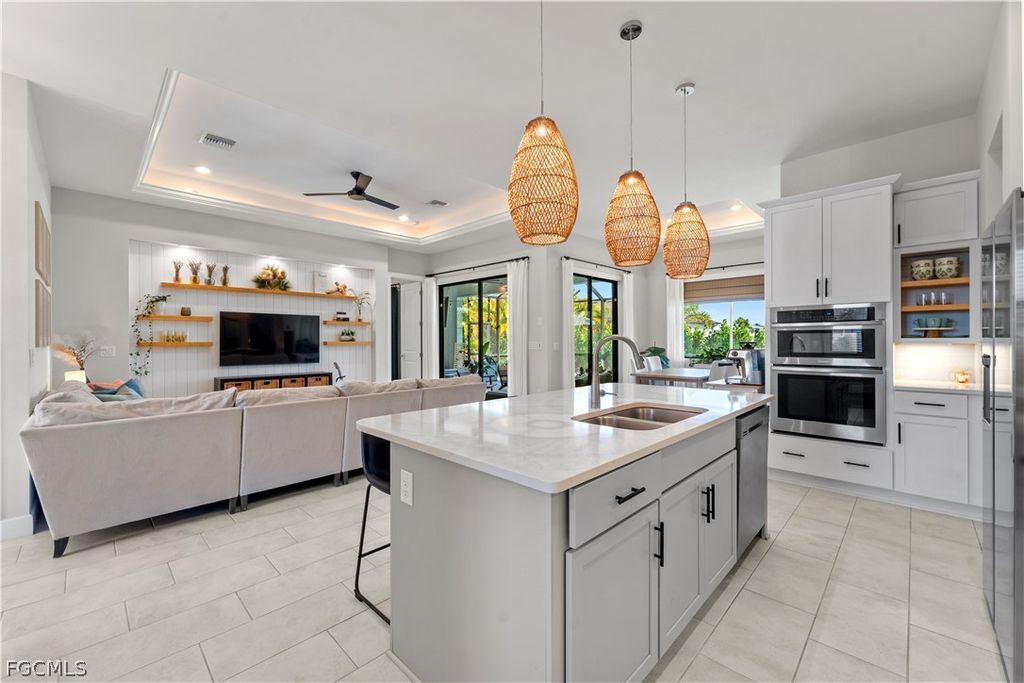 427 NW 37th AVE, Cape Coral, FL 33993