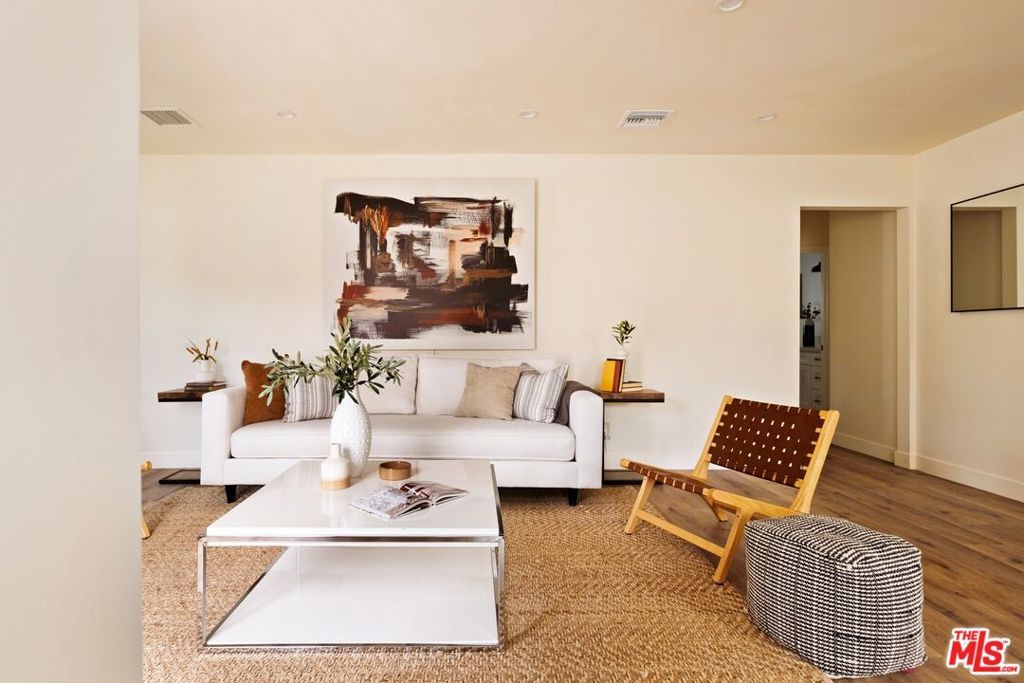 1031 Lake Street, Venice, CA 90291 — photo 2