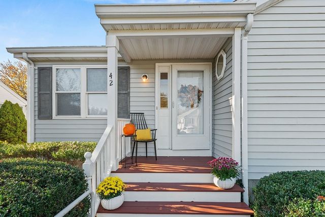 42 Crystal Water 42, East Bridgewater, MA 02333
