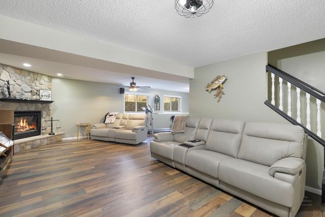 40894 Fenian Way, North Branch, MN 55056