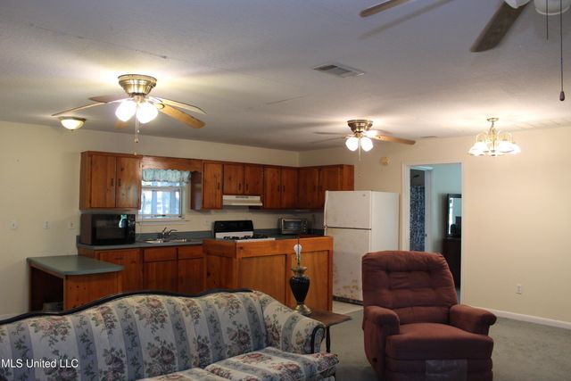 153 Ida Miller Road, Lucedale, MS 39452
