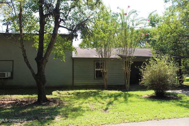 153 Ida Miller Road, Lucedale, MS 39452