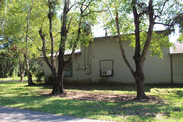 153 Ida Miller Road, Lucedale, MS 39452