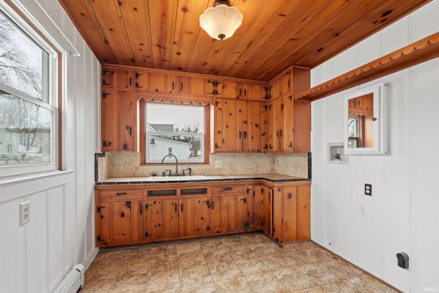 116 S Walnut Street, Etna Green, IN 46524