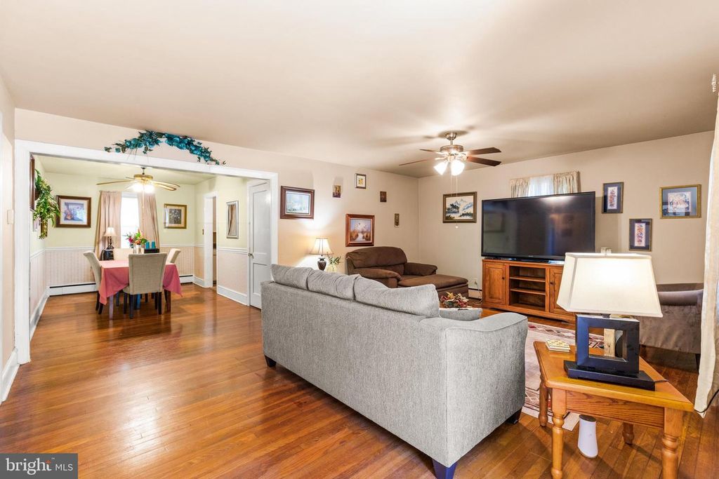 Image 3 of property listing at 419 SOMERSET AVE, Salisbury, MD 21801
