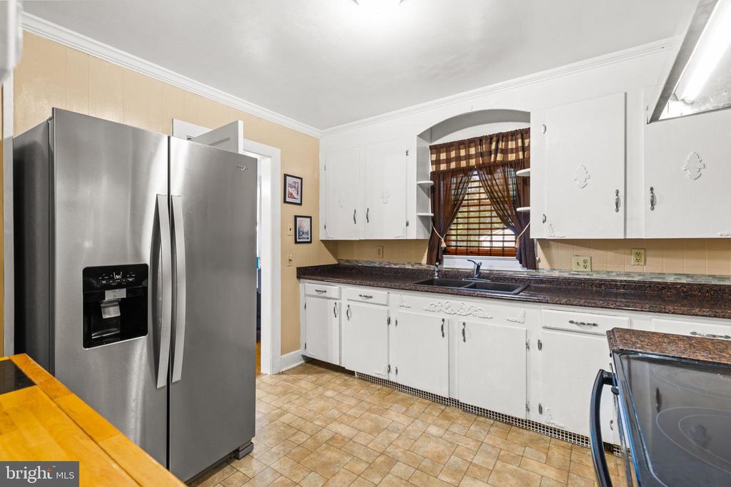 Image 8 of property listing at 419 SOMERSET AVE, Salisbury, MD 21801