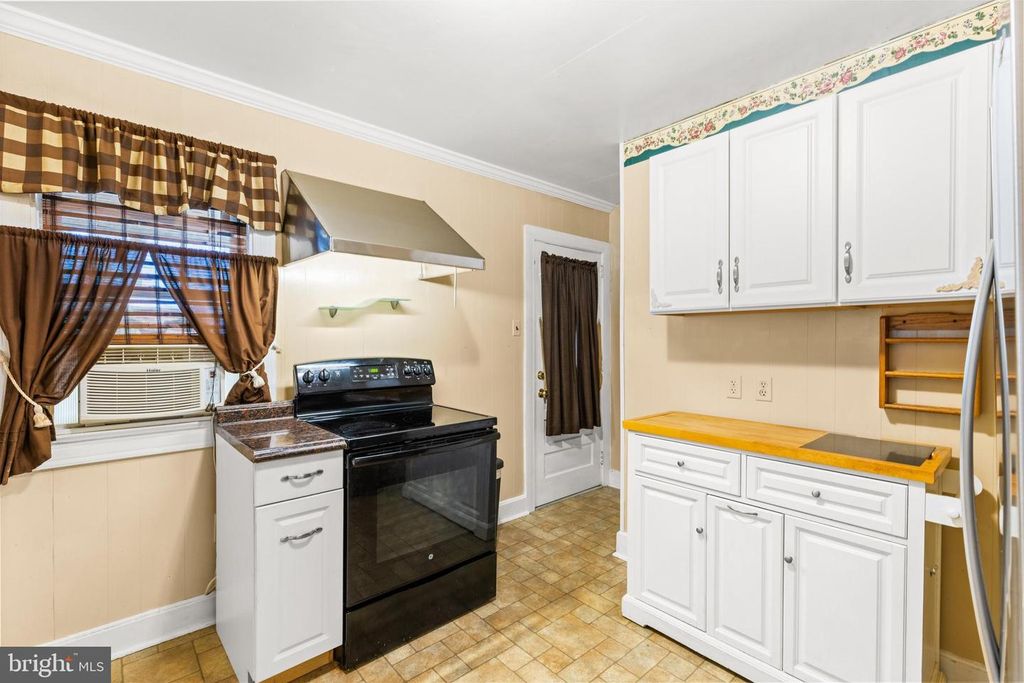 Image 9 of property listing at 419 SOMERSET AVE, Salisbury, MD 21801