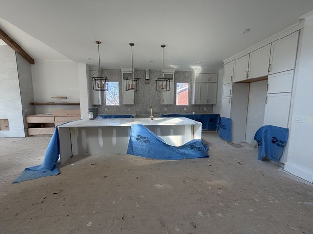 835 Brook Hollow Rd, Nashville, TN 37205