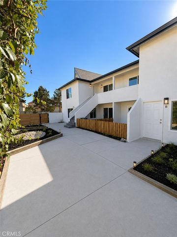 1040 El Camino B, Costa Mesa, CA 92626