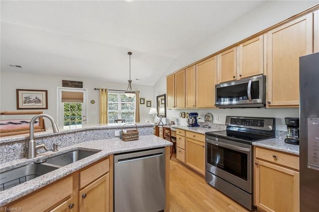 130 Salem Ridge Court, Clemmons, NC 27012