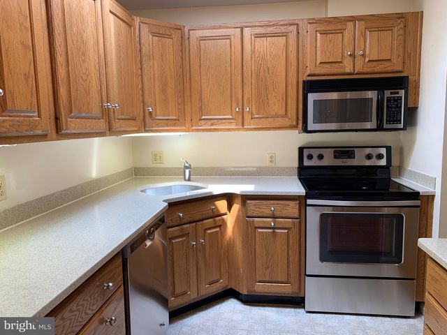 1334 MAYFLOWER DR, Mclean, VA 22101